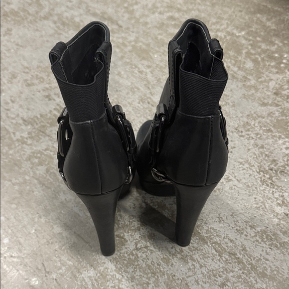 Donald J Pliner Black Ankle Boots - Picture 4 of 5